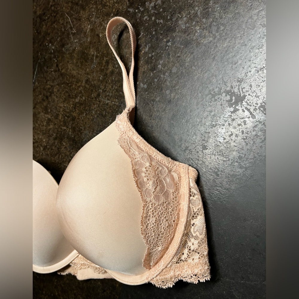 Victoria Secret Push-up Lace Bra, Beige, 34DD - Picture 4 of 9